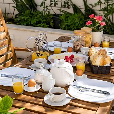 Francesca & Vardia Winery