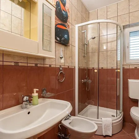 ゲストハウス Francesca & Vardia Winery ムリニ