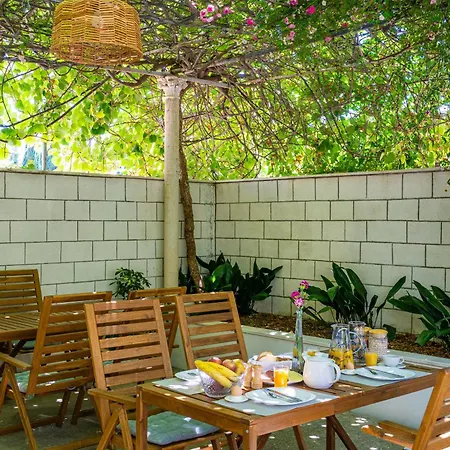 Francesca Guest house