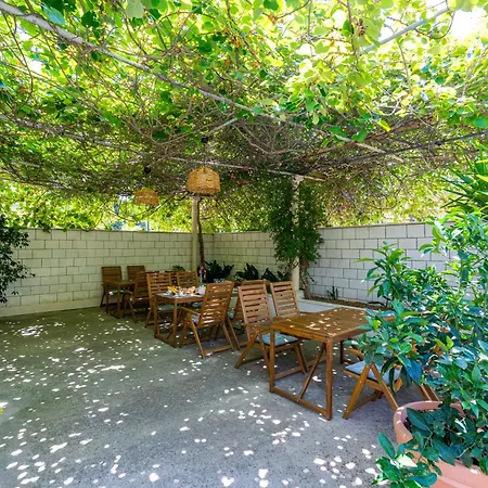 Francesca & Vardia Winery 3*